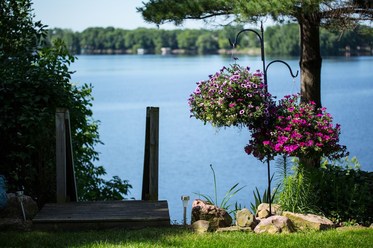 Inn On Lake Wissota Чиппева-Фолс Экстерьер фото